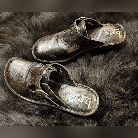 Born Concept Black Leather Buckle Mules Size 7M Etched Paisley Design - Picture 2 of 10